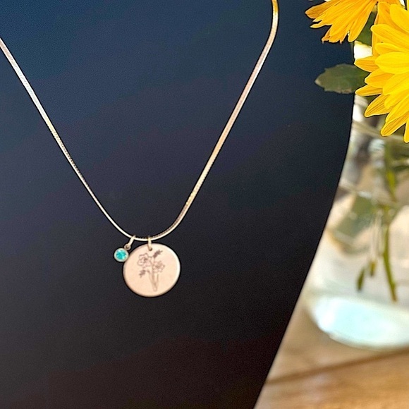 NWT - Birth Flower Necklace with Birth Month Charm - Picture 12 of 12